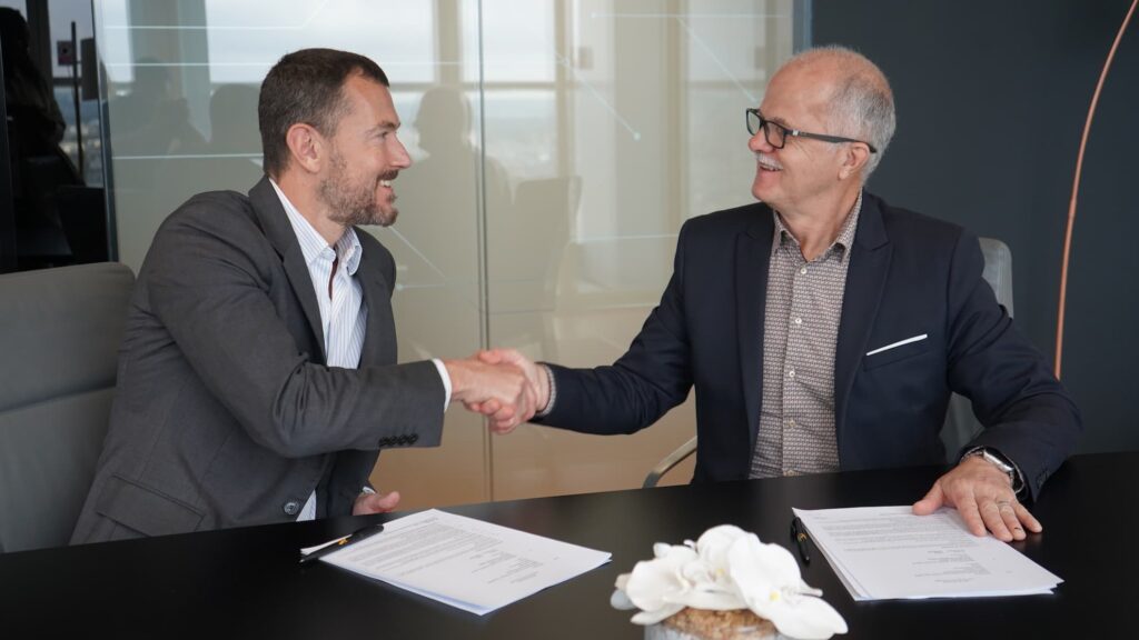 Signature du partenariat SAP, Olivier Nollent, Président de SAP France, et Christophe Bonno, Directeur Général de Maïsadour.