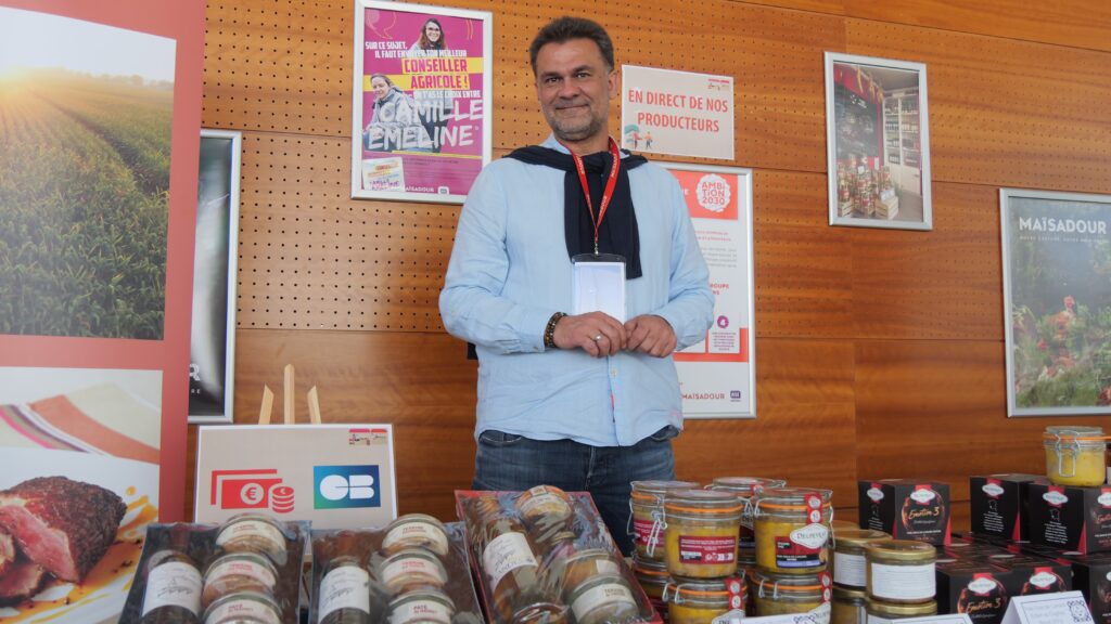 Stand au marché des producteurs, boutique Maïsadour En Direct de nos Producteurs