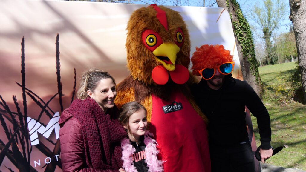 Séance photo avec la Mascotte Maïsadour lors des Family days